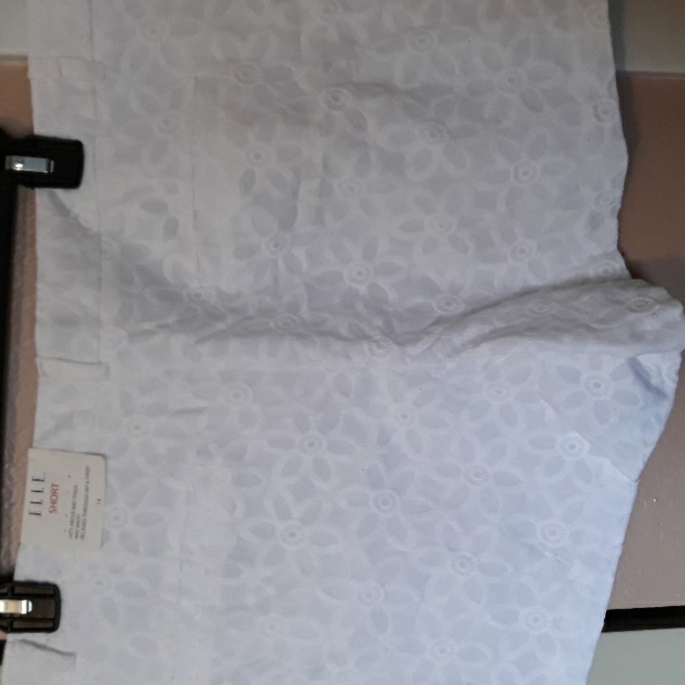 Brand new white shorts - Picture 3 of 3